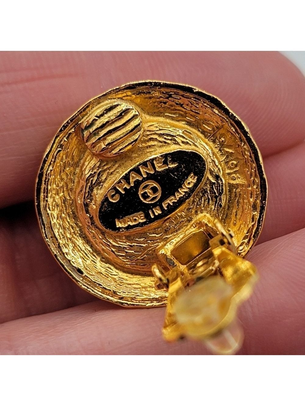 Chanel Goldtone Earrings Vintage Clip On - Picture 12 of 15